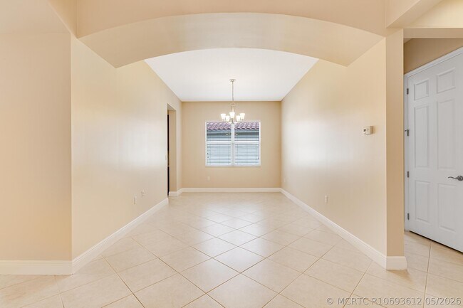 Building Photo - 2805 Bellarosa Circle