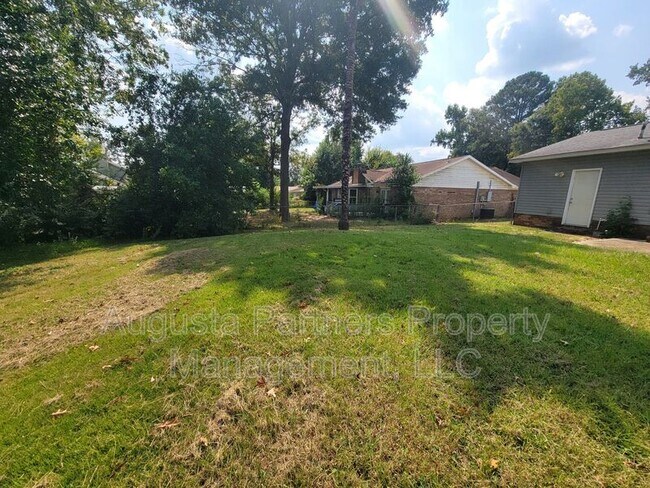 Building Photo - 156 Griswood Dr