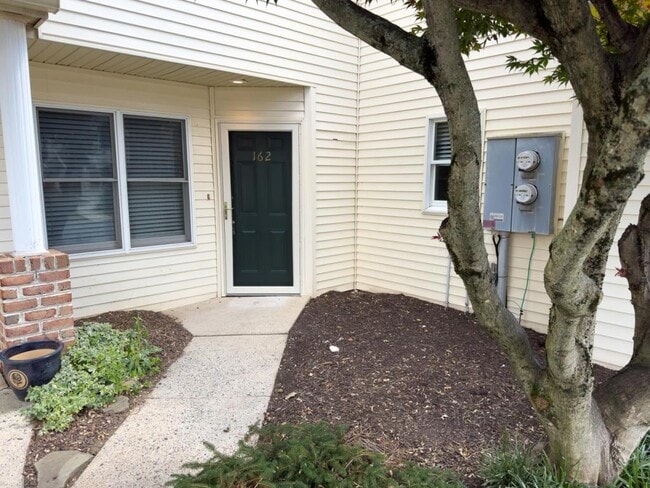 Building Photo - 162 Lindfield Cir