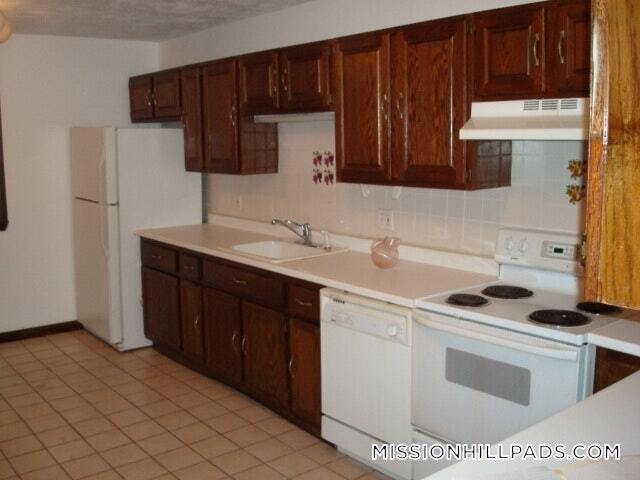 Building Photo - 40 Hillside St