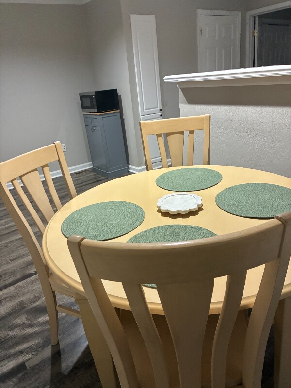 Building Photo - 4418 N Cypress Ave