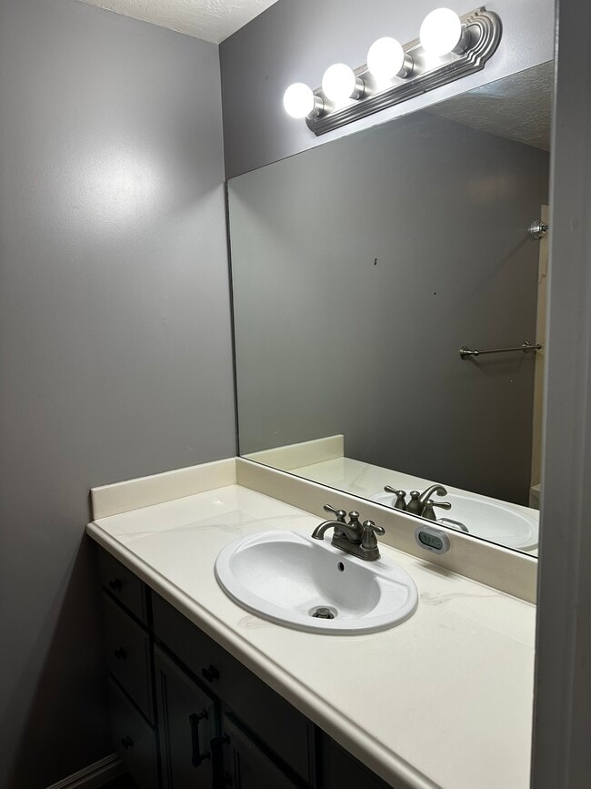 Building Photo - 968 Chelsea Ln