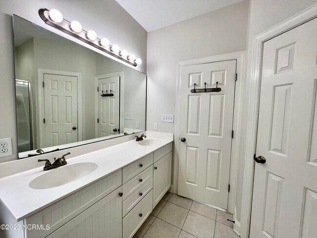 Building Photo - 514 Wallington Rd