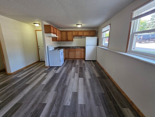 Building Photo - 2096 Imperial Ln