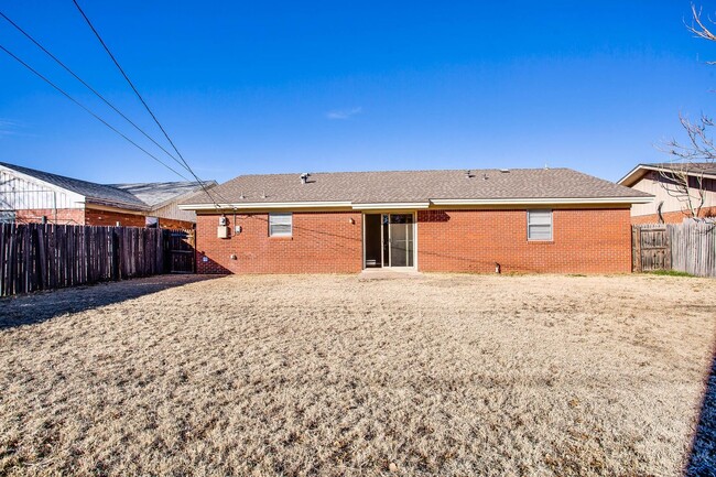 Building Photo - 3/2/1 in Established Area!
