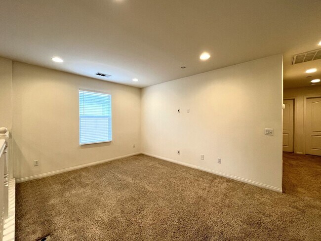 Building Photo - 14601 Serenade Dr