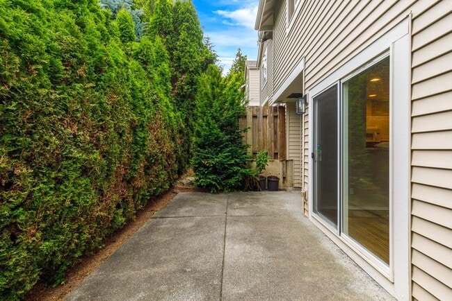 Building Photo - End Unit 2 Story Townhome Plus Bonus Office Area - 2 Car Garage
