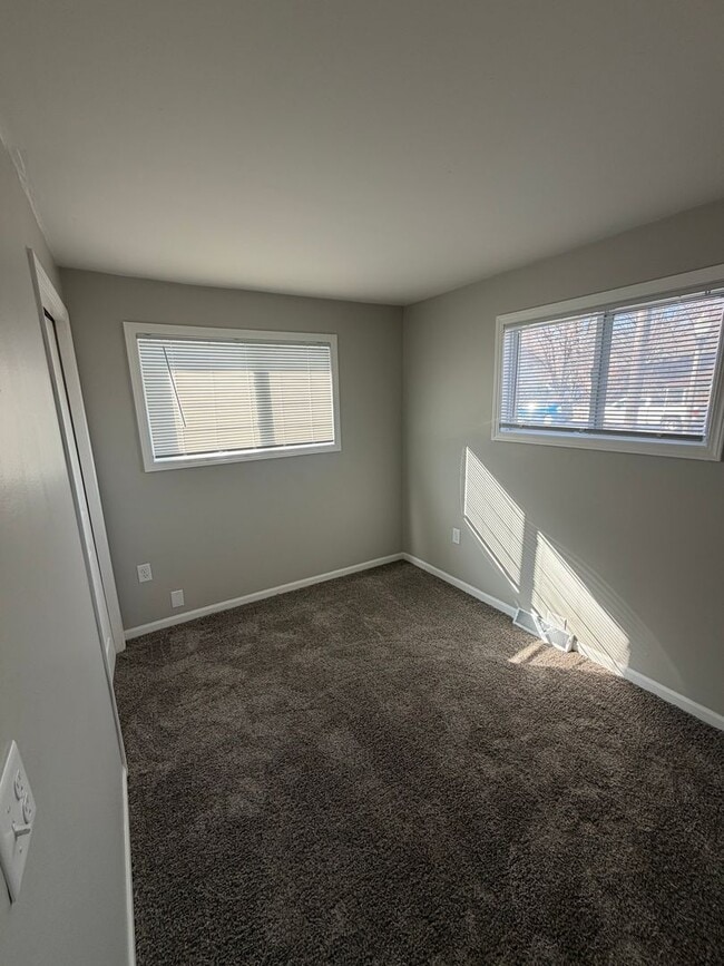 Building Photo - Section 8 Approved | Charming 3 Bed / 1 Bath Home in Lansing