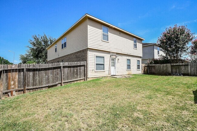 Building Photo - 402 New Hope Ln
