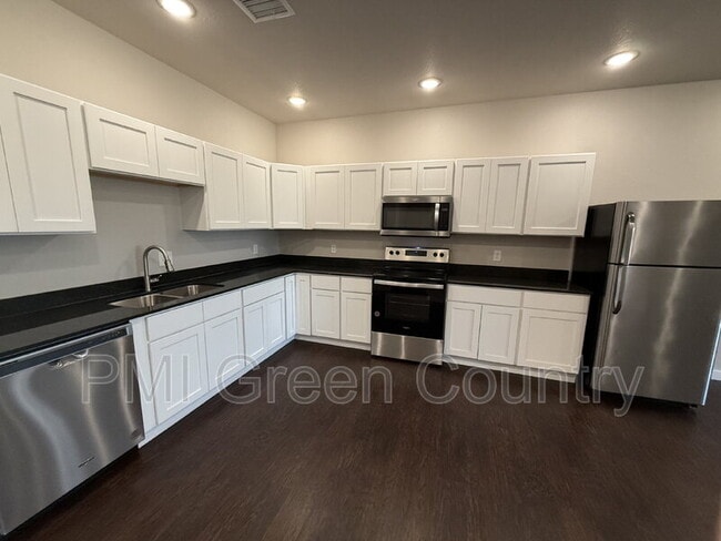 Building Photo - 13513 S Mingo Rd