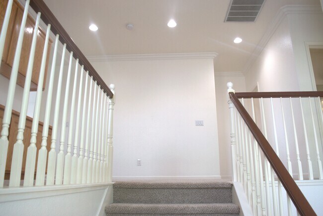 Building Photo - 171 Vista Cove Cir