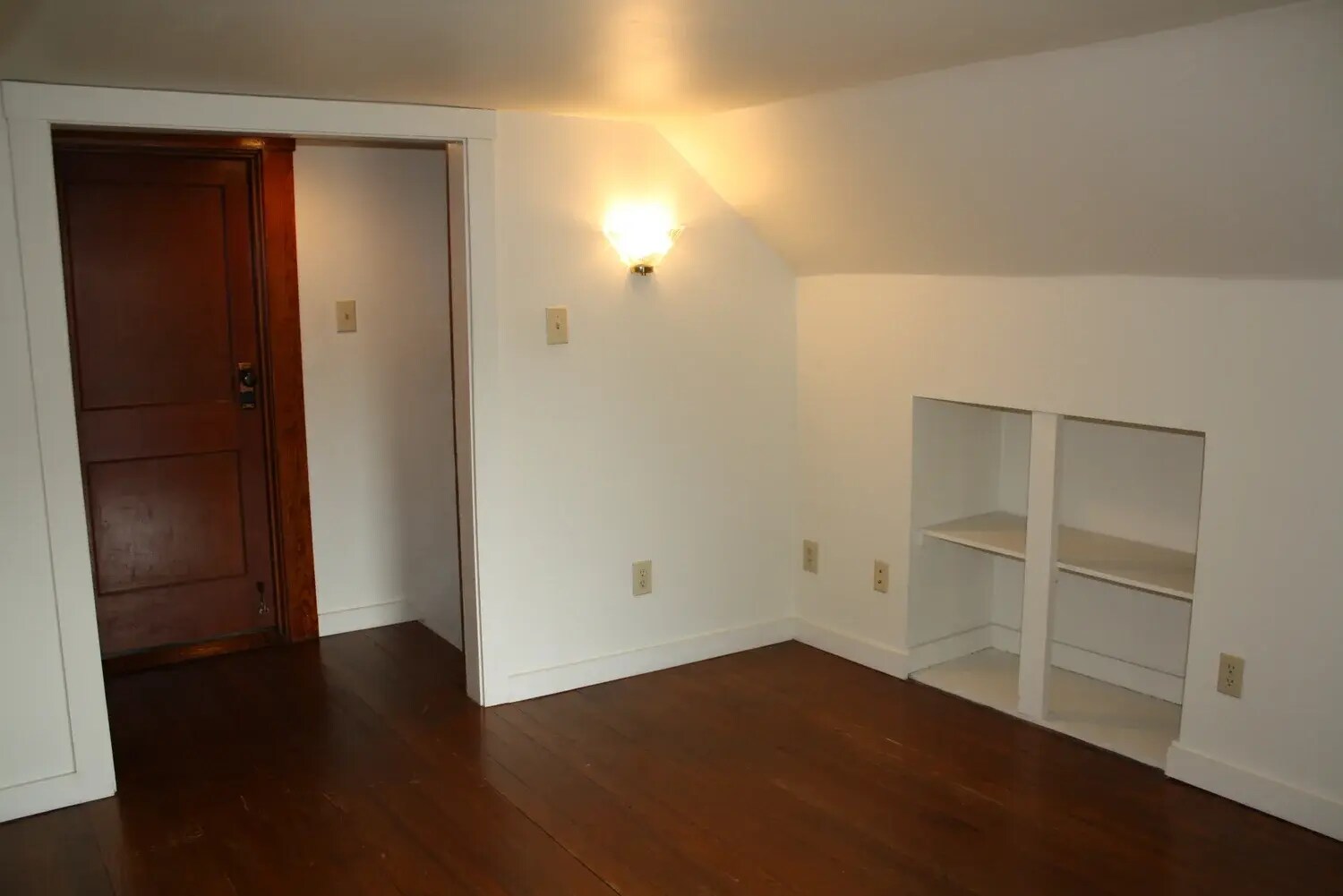 Building Photo - 515 S Woodlawn Ave