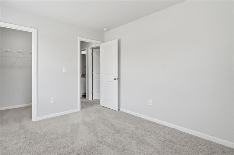 Building Photo - 157 Vlg Grn Dr NW
