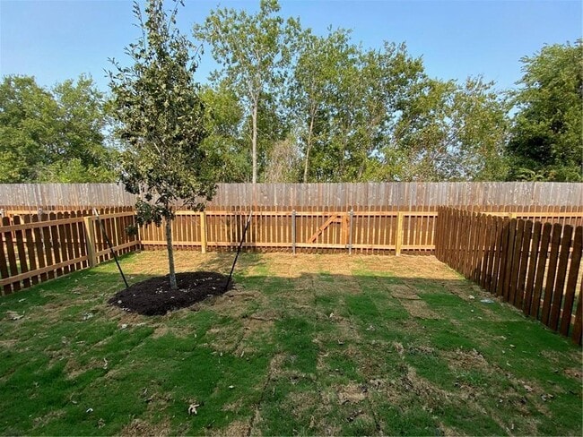 Building Photo - 17200 Crane Fly Dr