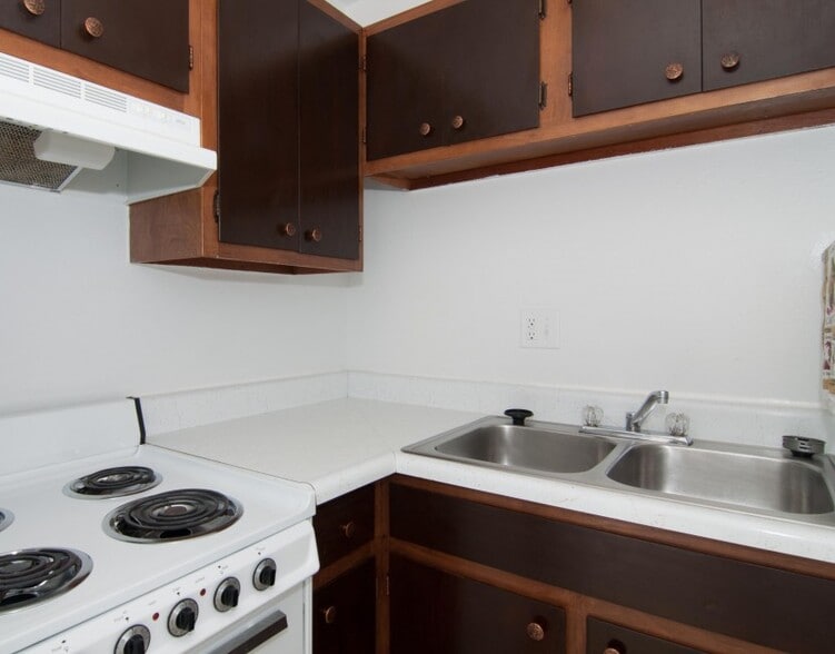 Building Photo - Lancer Townhouses and Apartments