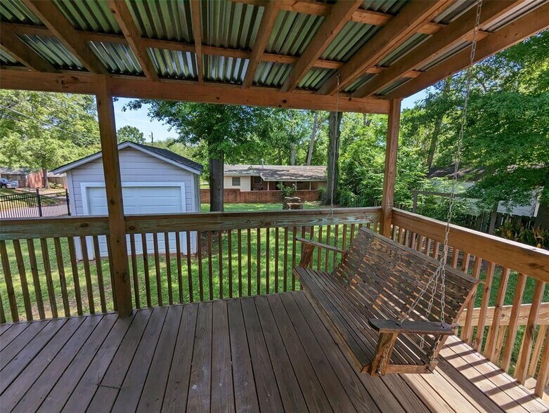 Building Photo - 101 Oak Forest Dr