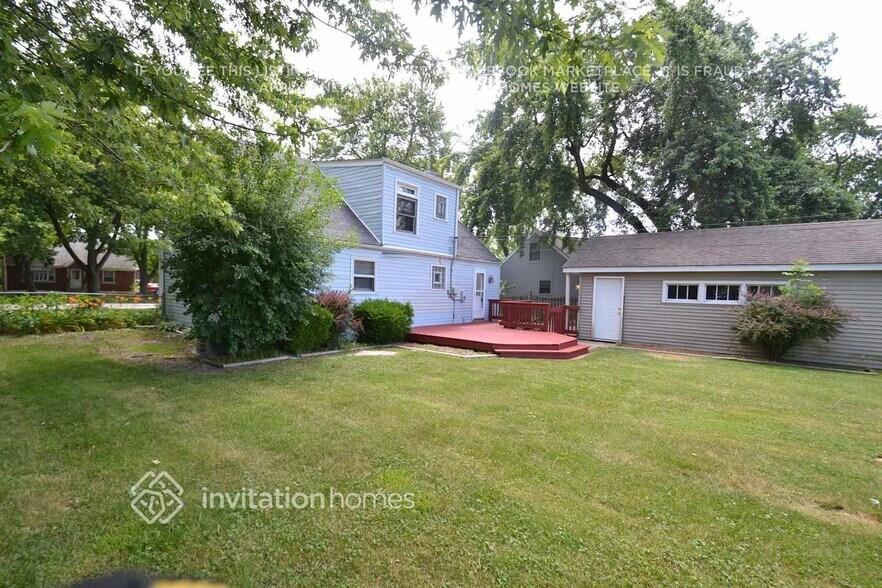 Building Photo - 9318 S 78th Ave