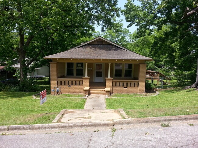 Building Photo - 1148 Westley St