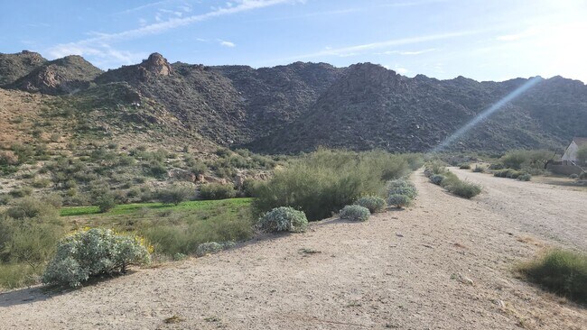 Building Photo - Luxury at Vistal