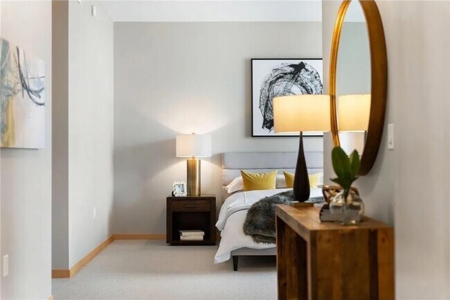 Building Photo - Minneapolis, MN