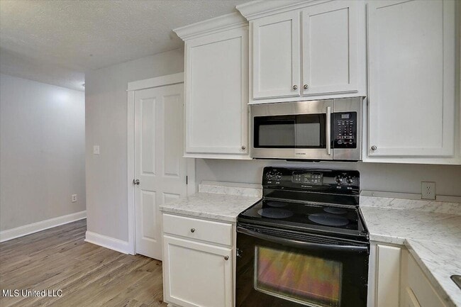 Building Photo - 249 Bay Park Dr