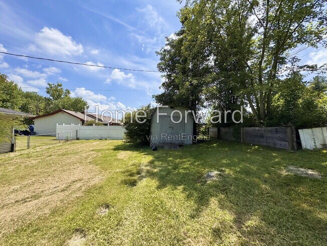 Building Photo - 122 Estonia Dr
