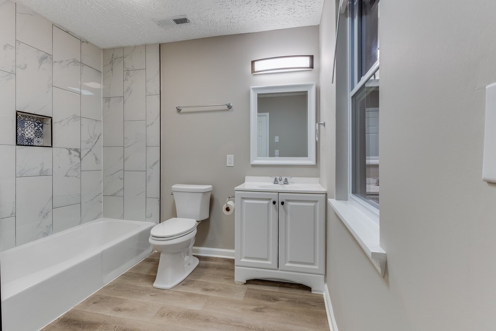 Building Photo - 2312 E 14th St