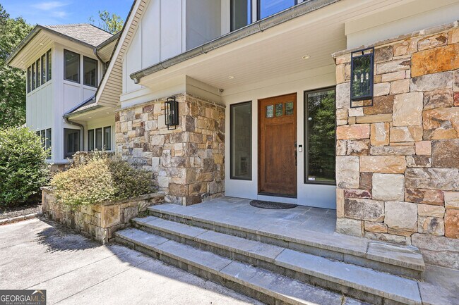 Building Photo - 3735 Smithtown Rd