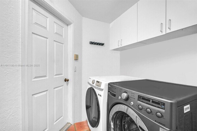Building Photo - 9690 NW 39th St