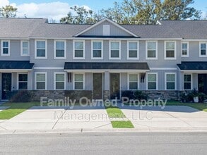 Building Photo - 7785 Park Gate Dr