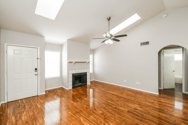 Building Photo - 4165 E Wayland Rd