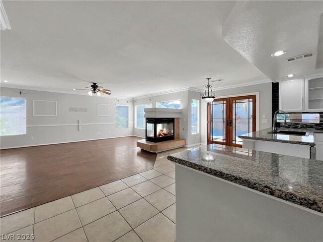 Building Photo - 595 Campus Oaks Ct