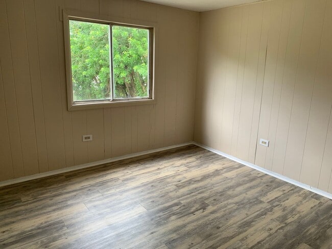 Building Photo - Two Bedroom One Bath Manufactured Home - G...