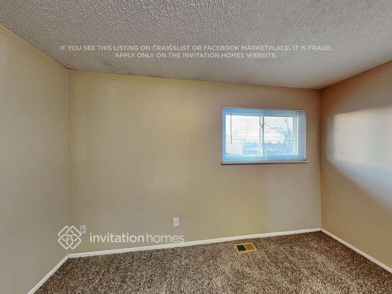 Building Photo - 1821 S Joplin St