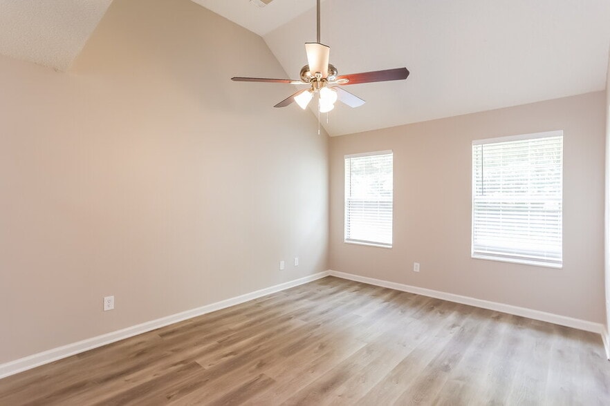 Building Photo - 4509 Ravenwood Pl