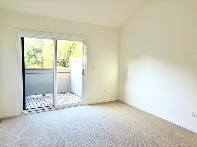 Building Photo - 258 Sandpiper Ct
