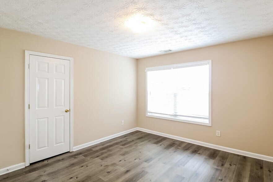 Building Photo - 411 Pondweed Dr