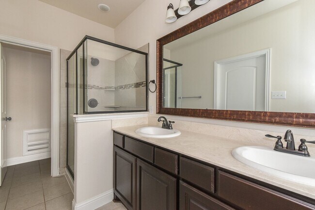 Building Photo - 6819 Jade Dr