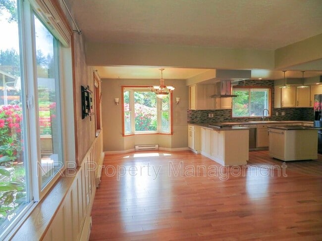 Building Photo - 3928 Hillview Ct NW