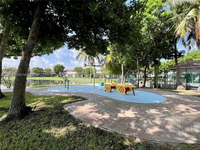 Building Photo - 8208 SW 29th St