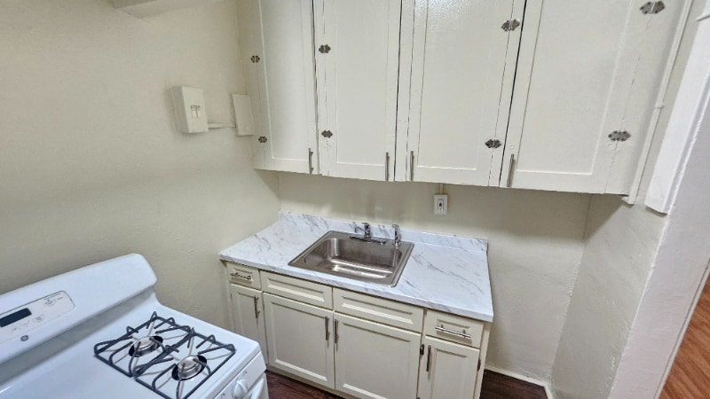 Building Photo - 1026 Ingraham St