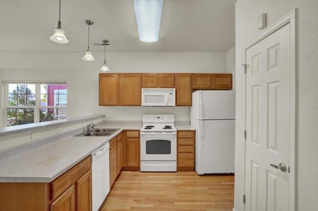 Building Photo - 1577 Monterey Rd