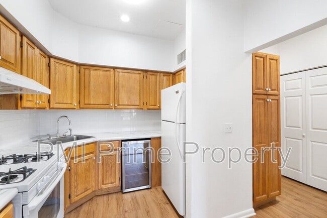 Building Photo - 92 E Blackwell St