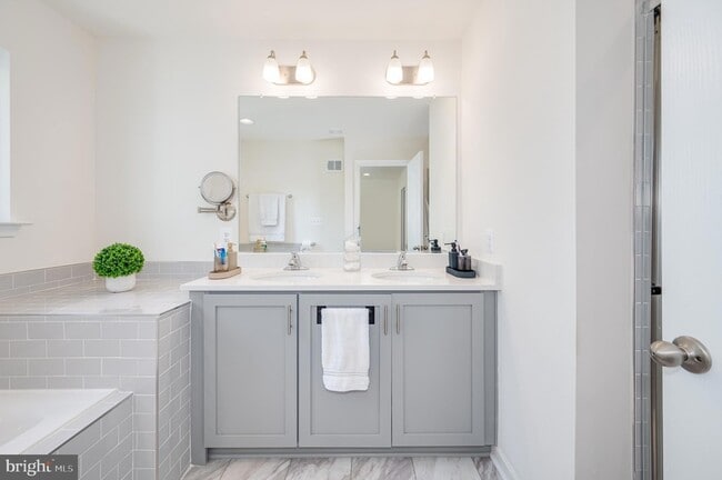 Building Photo - 64 Tate Manor Dr