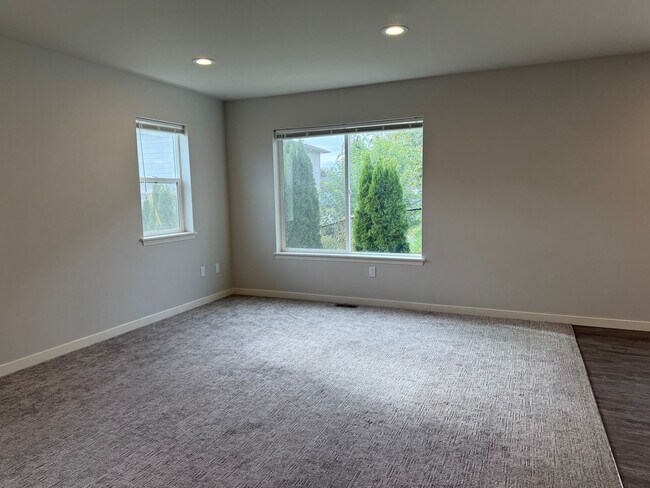 Building Photo - 7415 Saddlebrook Lp