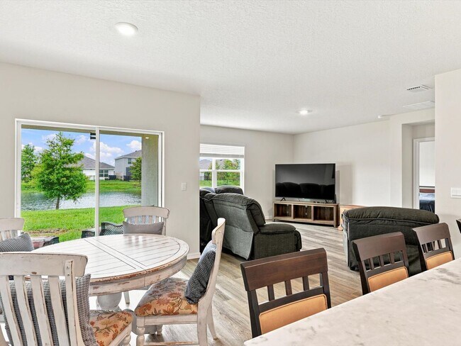 Building Photo - Unfurnished Annual Rental