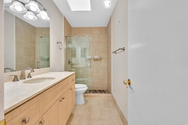 Building Photo - 22595 Esplanada Cir