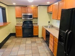 Kitchen - 146 W Main St