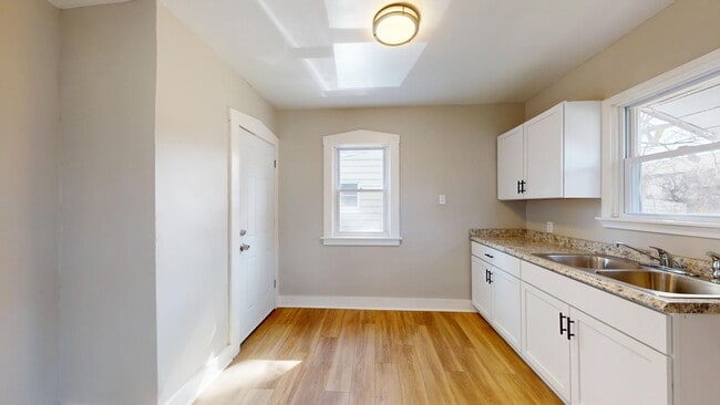 Building Photo - Cudell / West Boulevard Area - 3 bedroom/1...