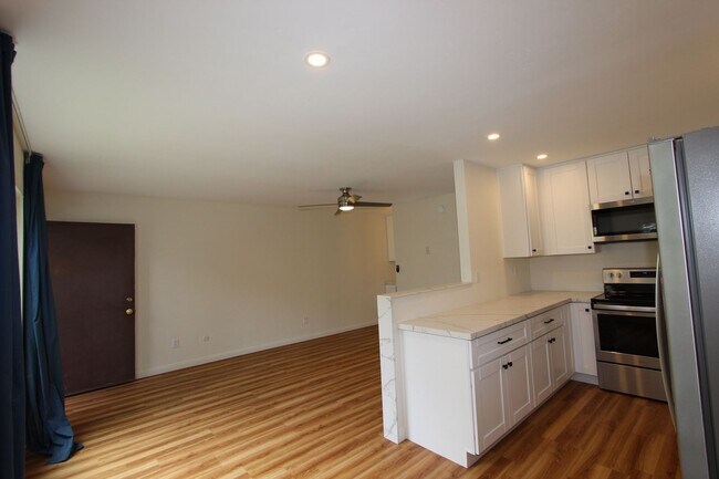 Building Photo - 3532 Meade Ave